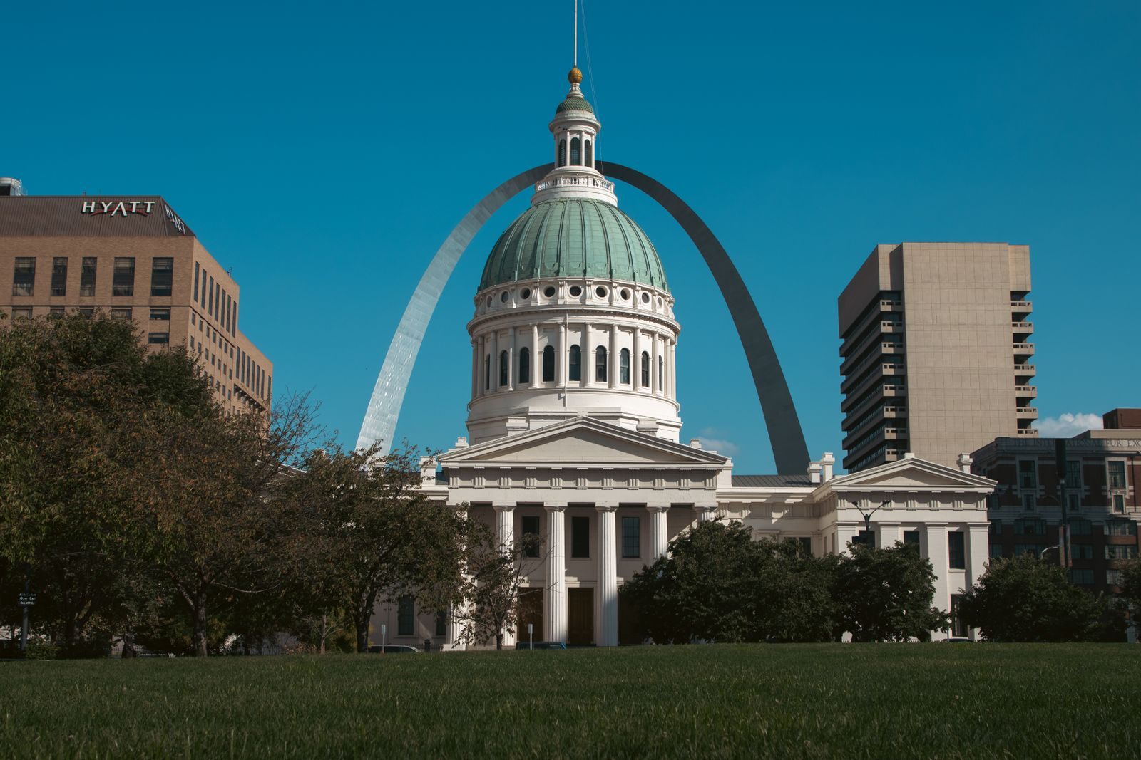 The Old Courthouse dome framed by the Gateway Arch in downtown St. Louis, Missouri